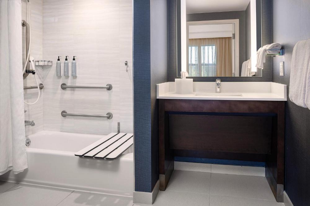 One-Bedroom King Suite with Sofa Bed - Mobility and Hearing Accessible with Tub interior